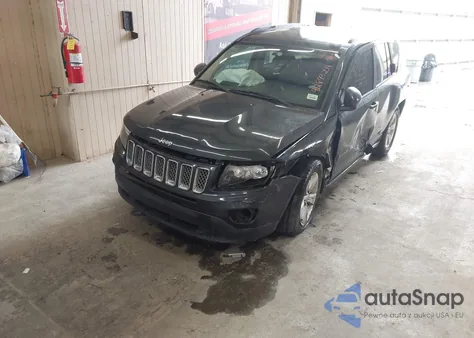 2014 Jeep Compass Latitude z USA, uszkodzony, nr VIN 1C4NJCEA4ED647894